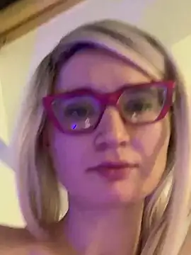 Charlotteeroseee online show from February 2025 06:20:02 PM