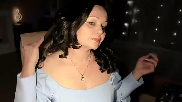 WitchBlueRose online show from January 2026 04:00:01 PM