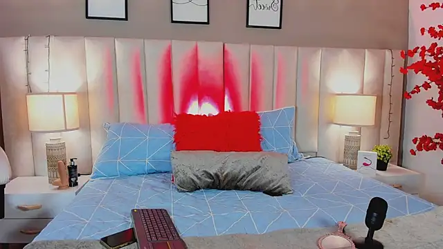 dayanne07 online show from November 2025 12:32:02 AM