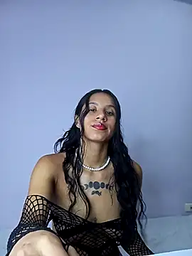 Snapshot of Karii-R chatting on February 2025 03:43:01 AM Karii-R online show from February 2025 03:43:01 AM
