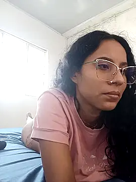 Karii-R online show from December 2025 01:27:01 PM