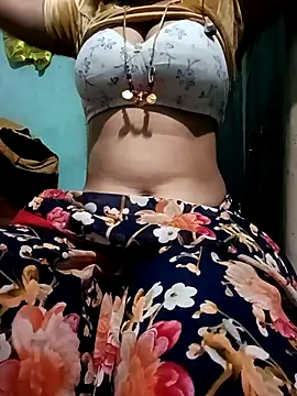 Snapshot of gunjan22 chatting on February 2025 06:06:01 AM gunjan22 online show from February 2025 06:06:01 AM