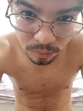 Snapshot of Edwardsky000 chatting on February 2026 12:52:02 AM Edwardsky000 online show from February 2026 12:52:02 AM