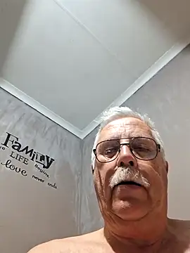 Snapshot of NawtyB1965 chatting on October 2025 03:39:02 AM NawtyB1965 online show from October 2025 03:39:02 AM