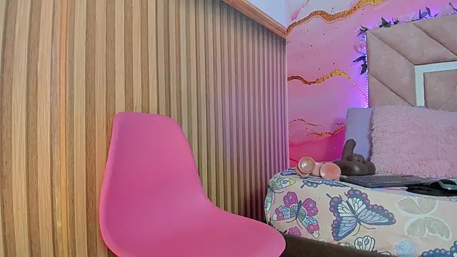 Taylor  cooper online show from November 2025 06:34:02 PM