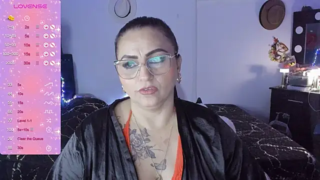 Snapshot of Ivonnee__ chatting on January 2025 06:53:02 AM Ivonnee online show from January 2025 06:53:02 AM