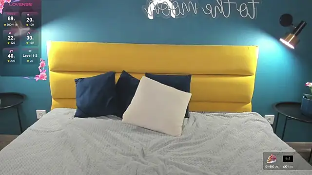 KetrinWhite online show from October 2025 01:34:01 AM