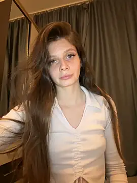 Snapshot of Effi_18 chatting on October 2025 05:45:02 PM Effi 18 online show from October 2025 05:45:02 PM