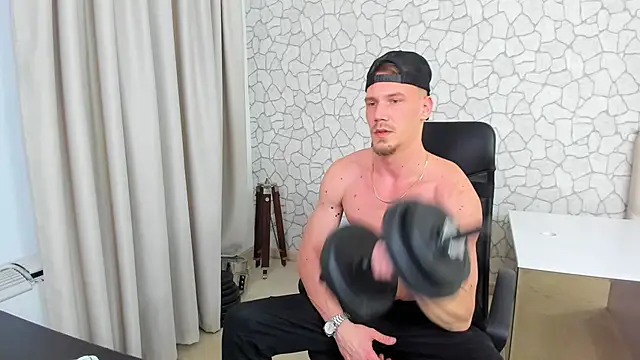 MateoBenjaminX online show from February 2025 05:39:02 PM