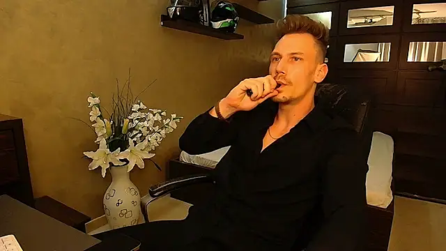 MateoBenjaminX online show from March 2025 04:59:02 PM