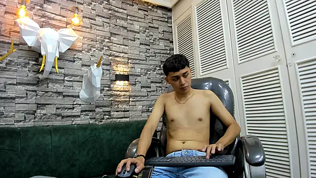 Snapshot of DamiBright chatting on October 2025 05:42:01 PM DamiBright online show from October 2025 05:42:01 PM