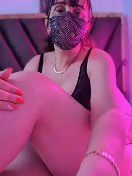 Snapshot of Lina_lolo chatting on April 2026 01:45:01 AM Lina lolo online show from April 2026 01:45:01 AM