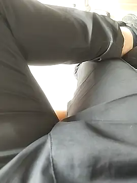 xxierra online show from November 2025 06:30:01 PM