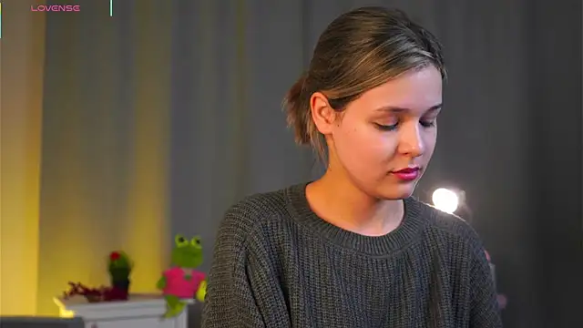 Snapshot of EthalGold chatting on November 2025 03:05:01 AM EthalGold online show from November 2025 03:05:01 AM