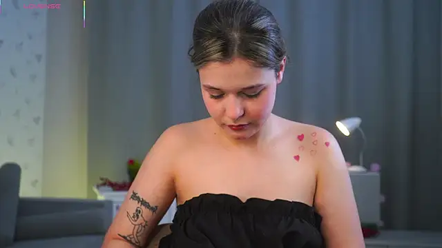 Snapshot of EthalGold chatting on November 2025 03:07:01 AM EthalGold online show from November 2025 03:07:01 AM