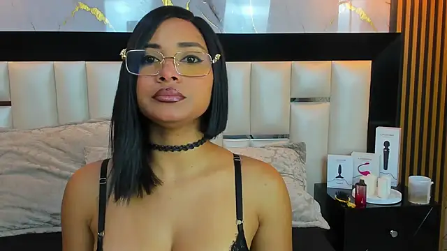 Snapshot of SofiaLaurents chatting on November 2025 12:04:01 PM SofiaLaurents online show from November 2025 12:04:01 PM