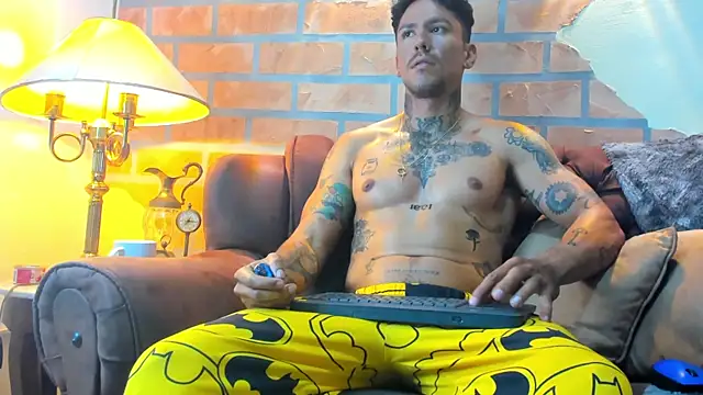 Snapshot of Dylanstonne chatting on February 2025 10:12:01 PM Dylanstonne online show from February 2025 10:12:01 PM