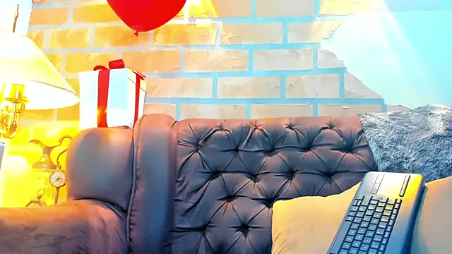 Snapshot of Dylanstonne chatting on February 2025 09:48:01 PM Dylanstonne online show from February 2025 09:48:01 PM