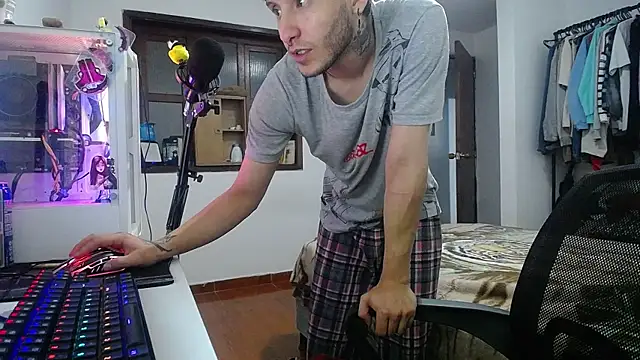 Snapshot of esjrobles chatting on December 2024 02:29:02 AM esjrobles online show from December 2024 02:29:02 AM