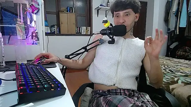 Snapshot of esjrobles chatting on January 2025 05:33:02 AM esjrobles online show from January 2025 05:33:02 AM