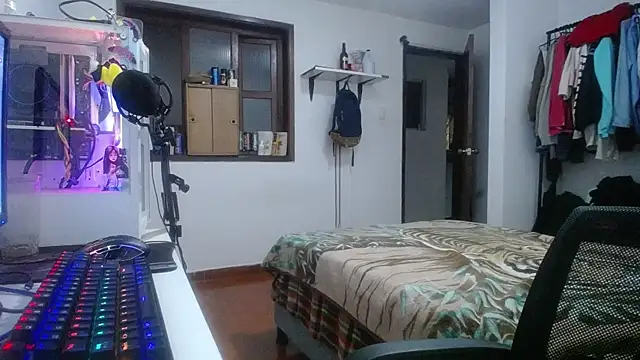 Snapshot of esjrobles chatting on January 2025 02:26:01 AM esjrobles online show from January 2025 02:26:01 AM