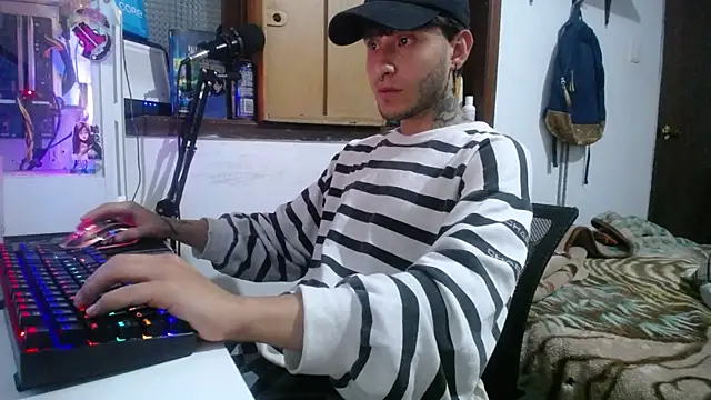 Snapshot of esjrobles chatting on February 2025 04:25:02 AM esjrobles online show from February 2025 04:25:02 AM