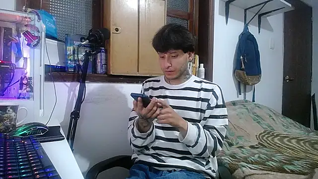 Snapshot of esjrobles chatting on February 2025 03:29:01 AM esjrobles online show from February 2025 03:29:01 AM