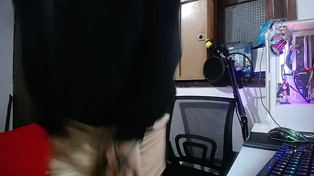 Snapshot of esjrobles chatting on February 2025 09:16:02 AM esjrobles online show from February 2025 09:16:02 AM