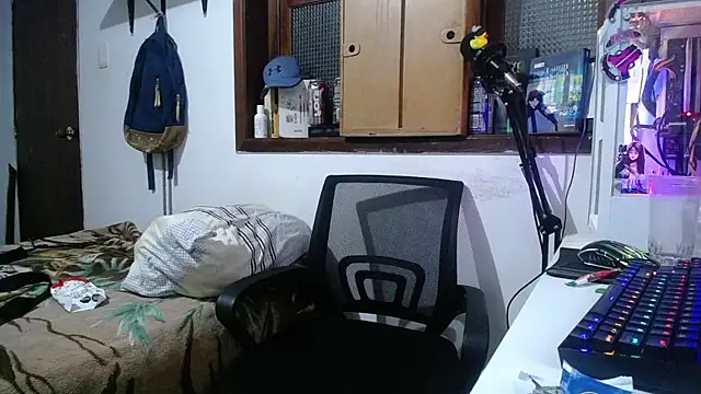 Snapshot of esjrobles chatting on March 2025 08:33:02 AM esjrobles online show from March 2025 08:33:02 AM