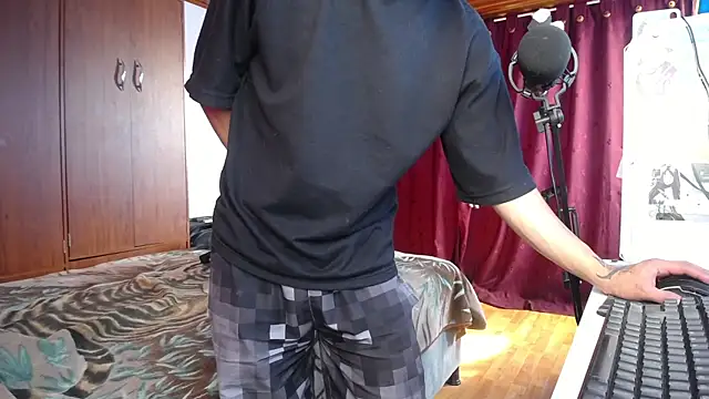 Snapshot of esjrobles chatting on March 2025 08:32:02 PM esjrobles online show from March 2025 08:32:02 PM