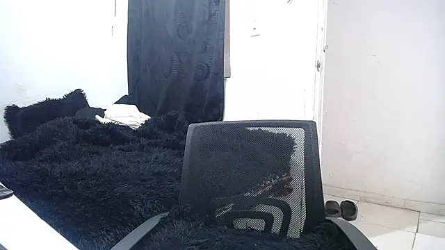 Snapshot of esjrobles chatting on September 2025 04:28:02 PM esjrobles online show from September 2025 04:28:02 PM