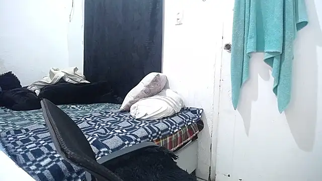 Snapshot of esjrobles chatting on September 2025 03:56:01 PM esjrobles online show from September 2025 03:56:01 PM