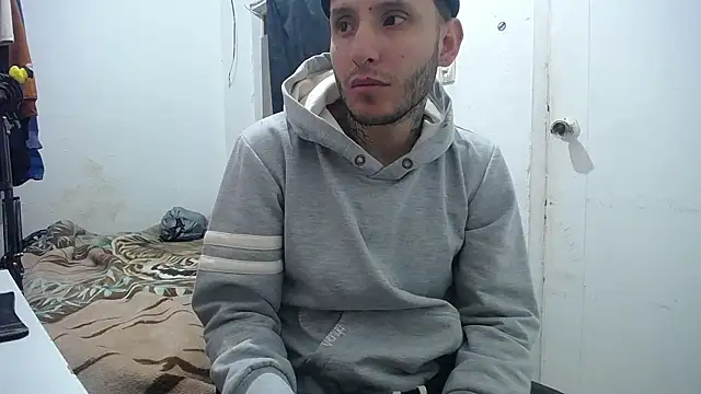 Snapshot of esjrobles chatting on September 2025 12:40:01 PM esjrobles online show from September 2025 12:40:01 PM