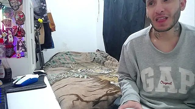 Snapshot of esjrobles chatting on September 2025 12:19:01 PM esjrobles online show from September 2025 12:19:01 PM