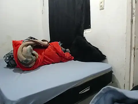 Snapshot of esjrobles chatting on October 2025 12:35:02 PM esjrobles online show from October 2025 12:35:02 PM