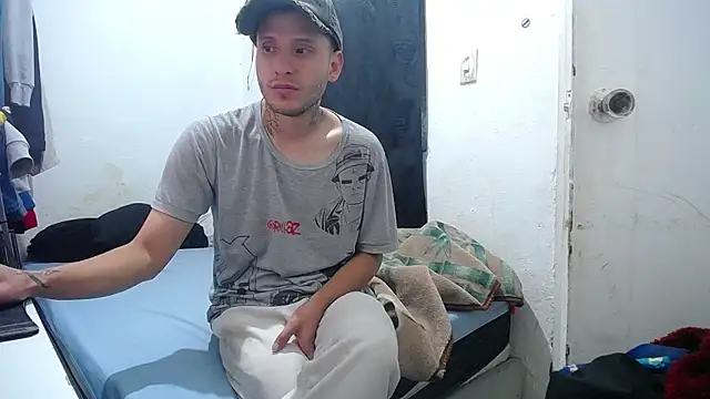 Snapshot of esjrobles chatting on October 2025 05:02:02 PM esjrobles online show from October 2025 05:02:02 PM