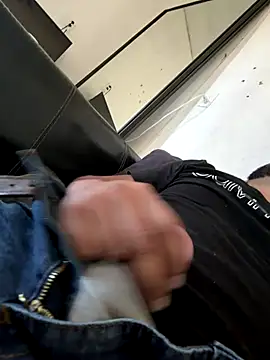 Snapshot of joselo8888 chatting on November 2025 09:28:01 PM joselo8888 online show from November 2025 09:28:01 PM