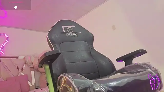 Laylafoxy tay online show from November 2025 03:41:01 AM