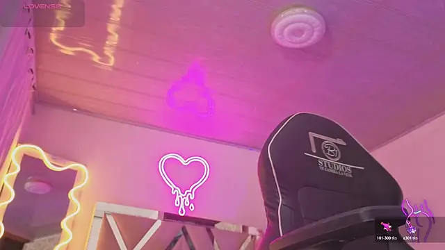 Laylafoxy tay online show from November 2025 03:09:02 AM