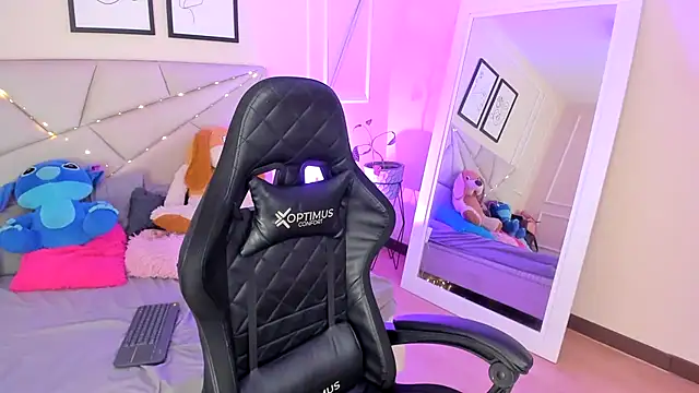 Snapshot of Amber__Sanchez chatting on January 2025 01:31:02 AM Amber  Sanchez online show from January 2025 01:31:02 AM