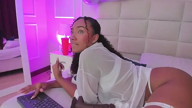 Snapshot of Amber__Sanchez chatting on January 2025 09:02:02 AM Amber  Sanchez online show from January 2025 09:02:02 AM