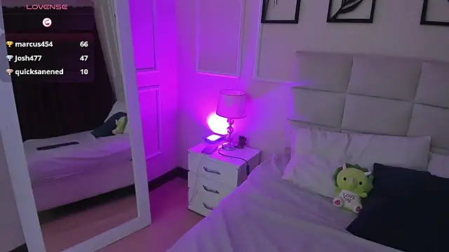 Snapshot of Amber__Sanchez chatting on February 2025 06:24:01 AM Amber  Sanchez online show from February 2025 06:24:01 AM