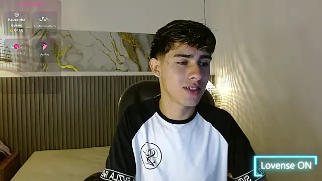 Snapshot of Dyla_n18 chatting on October 2025 09:28:02 PM Dyla n18 online show from October 2025 09:28:02 PM