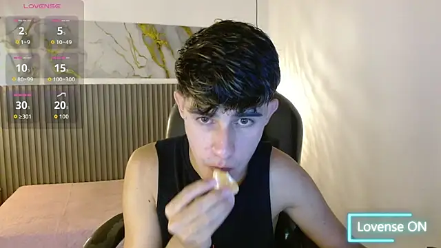 Snapshot of Dyla_n18 chatting on November 2025 08:47:02 PM Dyla n18 online show from November 2025 08:47:02 PM