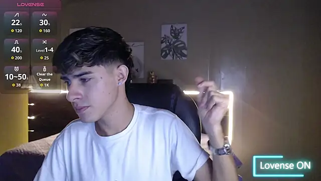 Snapshot of Dyla_n18 chatting on November 2025 08:08:01 PM Dyla n18 online show from November 2025 08:08:01 PM