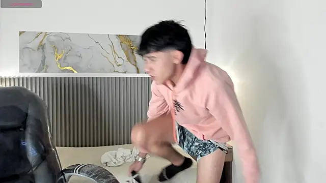 Dyla n18 online show from April 2026 08:31:01 PM