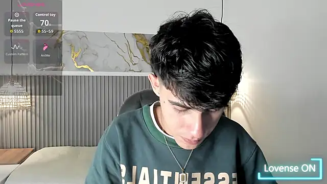 Dyla n18 online show from April 2026 08:46:01 PM