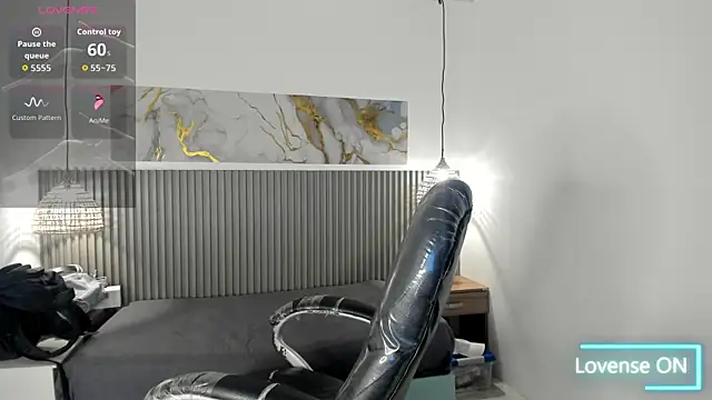 Snapshot of Dyla_n18 chatting on May 2026 08:27:02 PM Dyla n18 online show from May 2026 08:27:02 PM