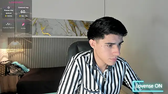 Snapshot of Dyla_n18 chatting on May 2026 08:05:02 PM Dyla n18 online show from May 2026 08:05:02 PM