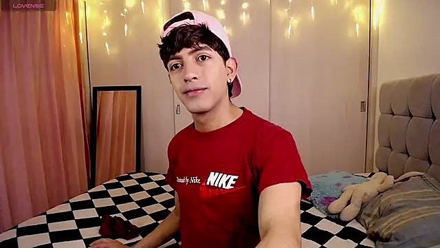 Snapshot of teobowny_ chatting on December 2024 03:48:02 PM teobowny online show from December 2024 03:48:02 PM